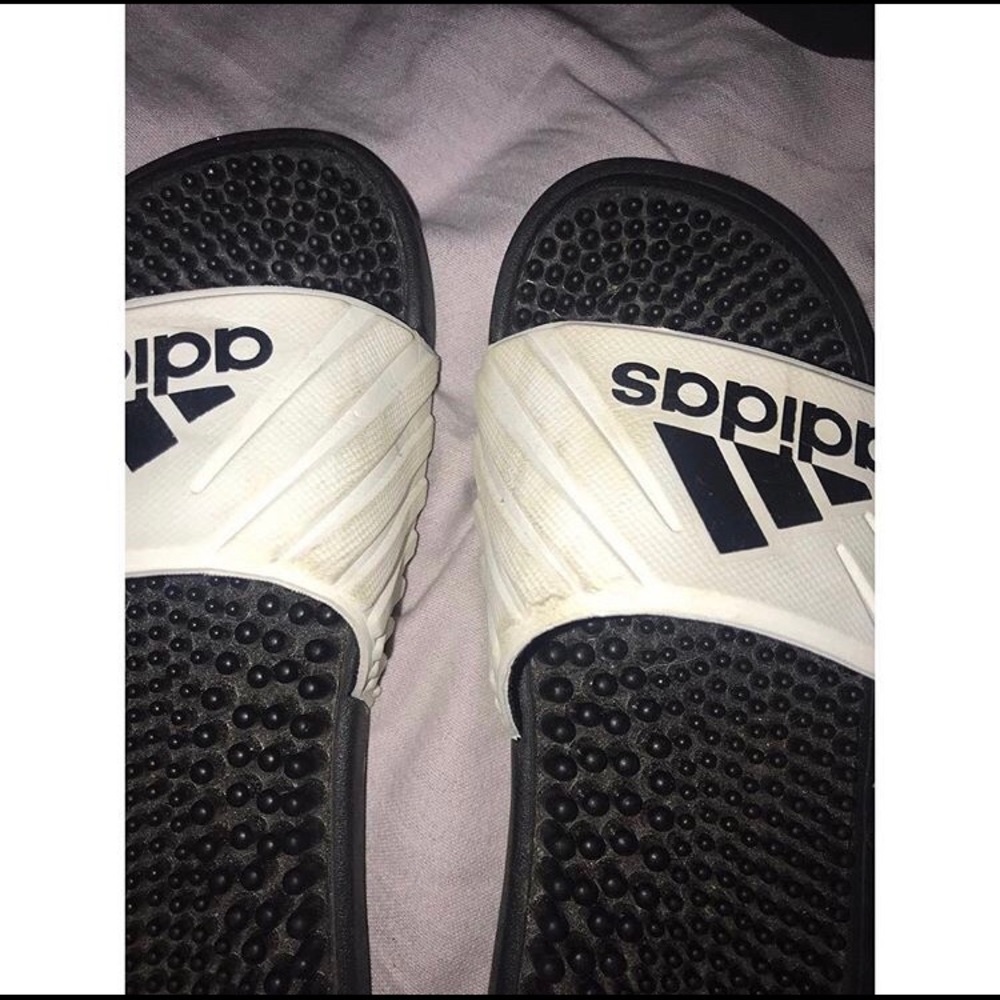 ADIDAS SLIDES đ» - Picture 3 of 4